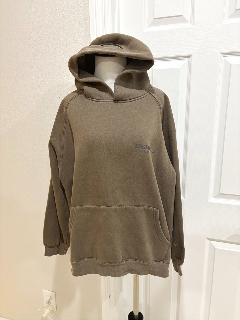 ESSENTIALS Fear of God Men’s Taupe Hoodie Sweatshirt XL